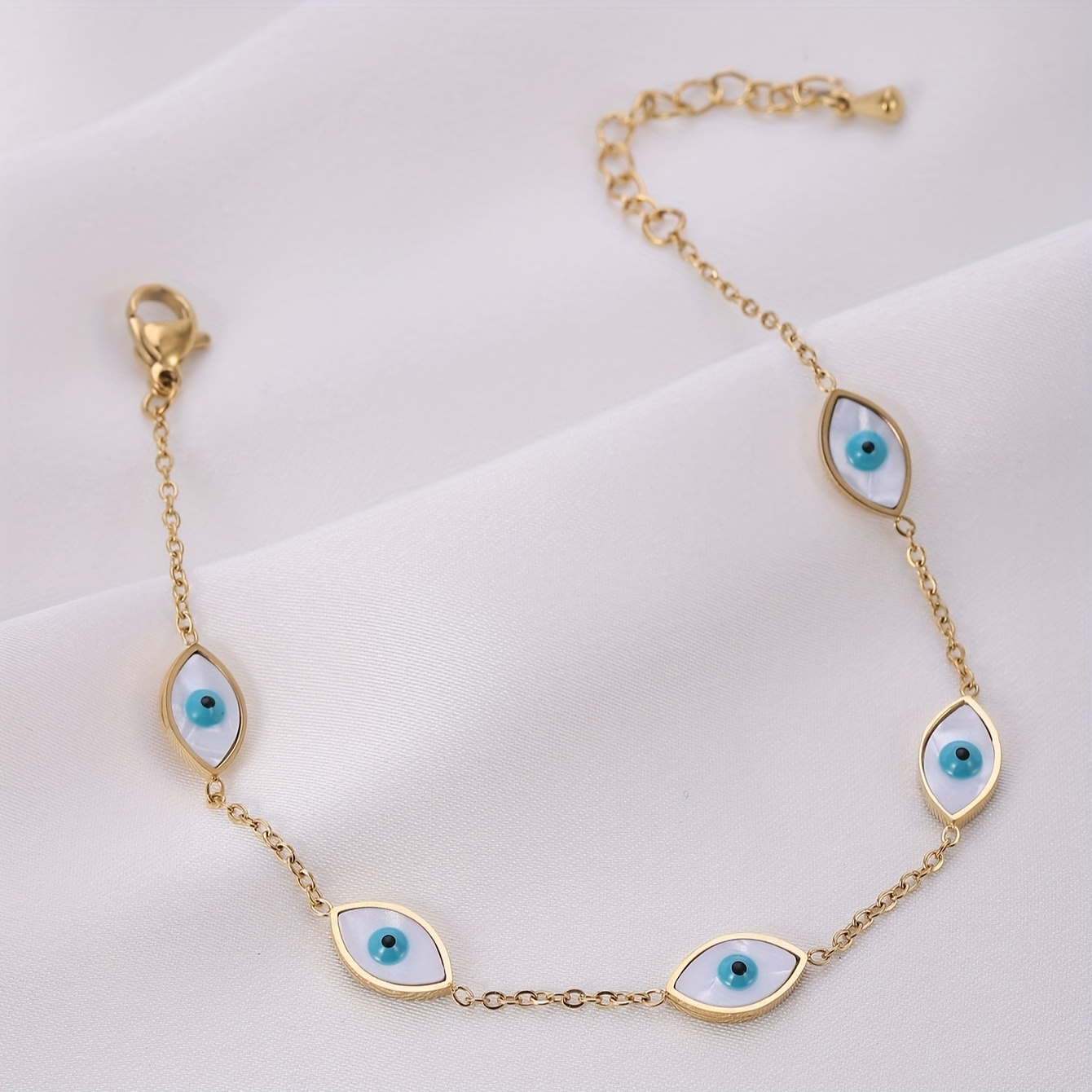 Women's Elegant Retro Devil Eye Bracelet in Stainless Steel